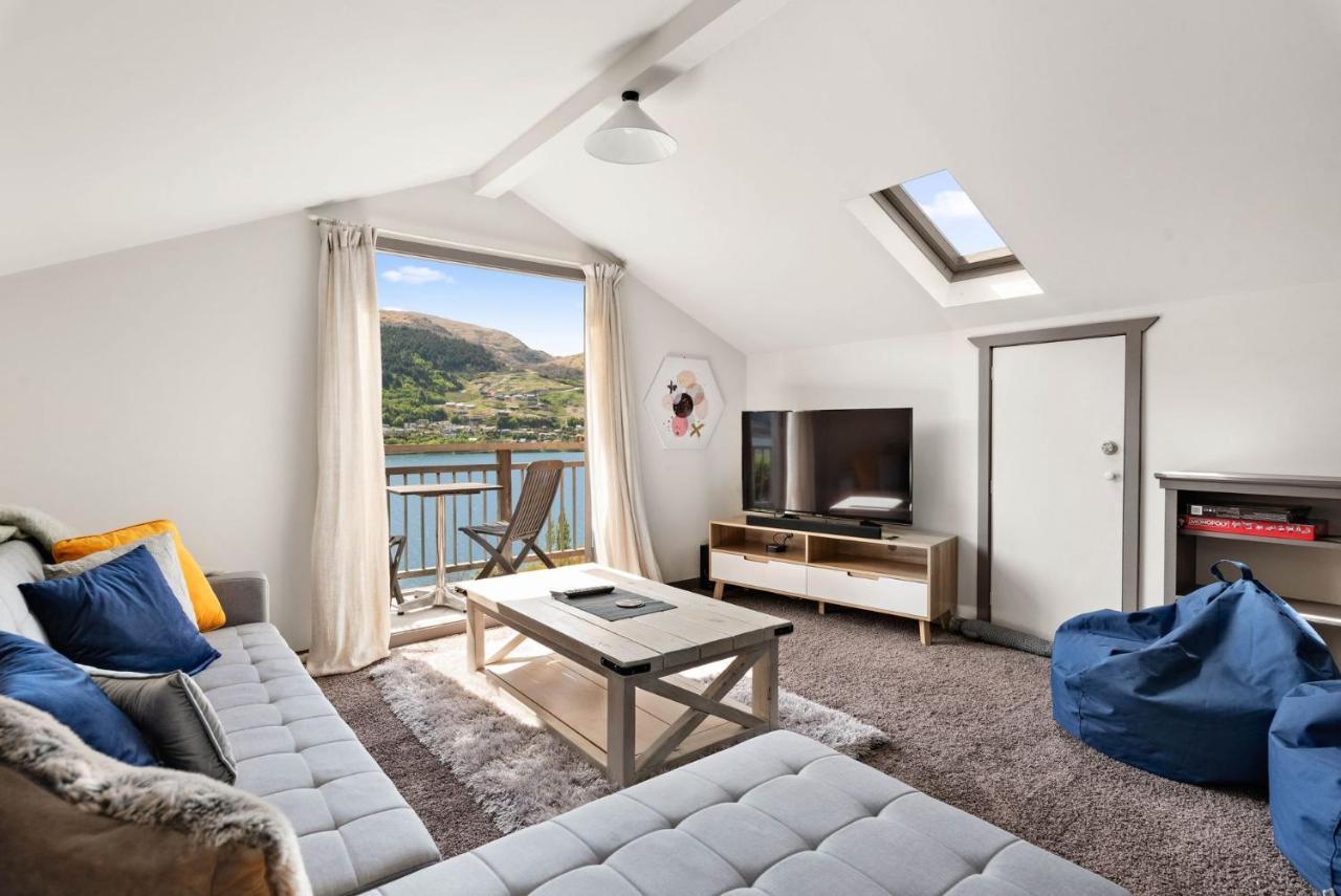 Sunny Lakeview Villa Queenstown Exterior photo